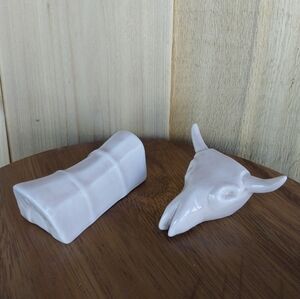 Unique Wild West Cattle Skull & Covered Wagon Salt & Pepper Shakers